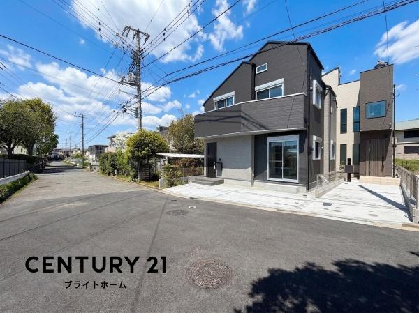 横浜市泉区下和泉２丁目の新築一戸建の前面道路含む現地写真|前面道路が広いので、安心して駐車可能です！