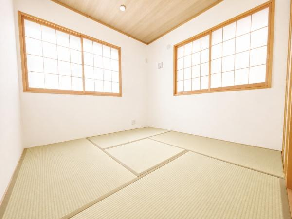 横浜市鶴見区潮田町１丁目の中古一戸建の和室|食後の後は和室でゴロゴロ出来ちゃいます！
お客さんが来た時には客室としても利用できます♪
