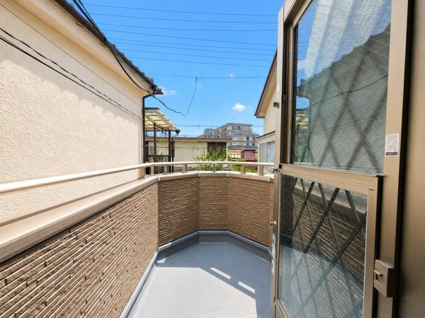 横浜市鶴見区潮田町１丁目の中古一戸建のバルコニー|リビングから出られるバルコニーです♪