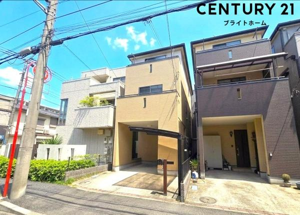川崎市川崎区京町１丁目の中古一戸建の前面道路含む現地写真|前面道路が広いので、安心して駐車可能です！
是非現地へお越しください。
