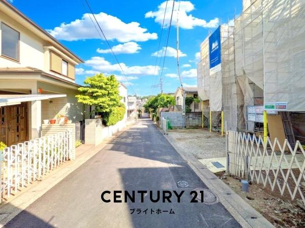 横浜市旭区万騎が原の新築一戸建の前面道路含む現地写真|閑静な住宅街につき住環境良好です♪
お気軽にお問い合わせください。