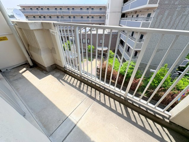 阪神打出浜マンションのバルコニー