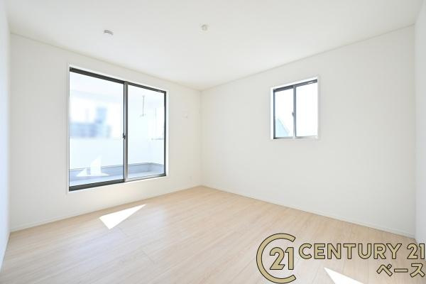 クレイドルガーデン市場 ３号棟 ／新築一戸建の内観：施工例|■三面鏡タイプのミラーキャビネット！収納スペースも豊富です！■