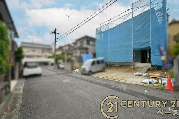 橿原市菖蒲町４丁目 ／新築一戸建の前面道路含む現地写真|■現地撮影写真■ 前面道路は６ｍ以上と広くゆったりしています！