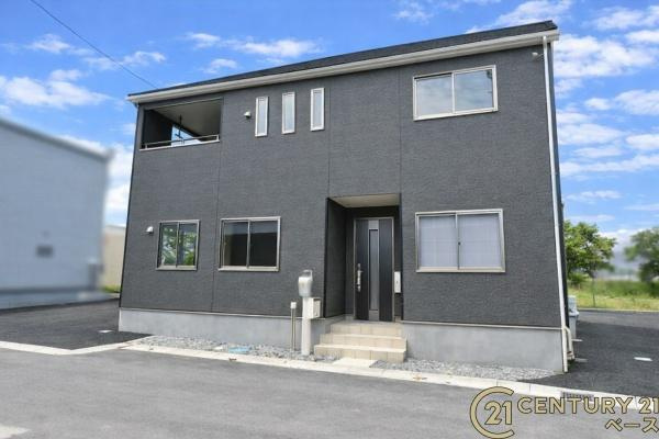 クレイドルガーデン市場 ２号棟 ／新築一戸建