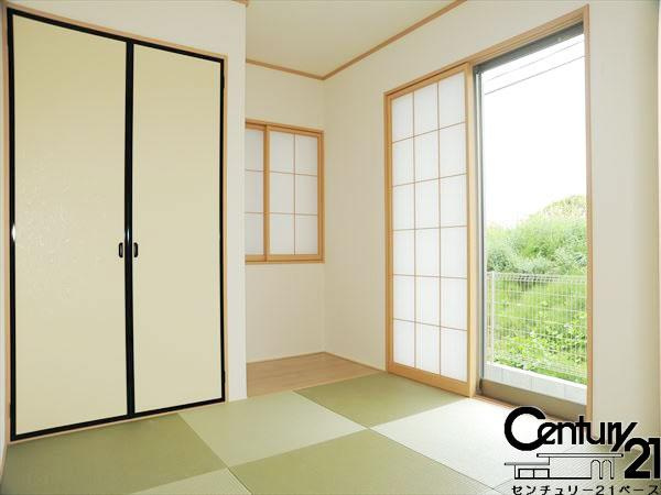 クレイドルガーデン市場 ２号棟 ／新築一戸建の内観：施工例|■ほっこり落ち着ける和室！客間としてもご利用いただけます！■