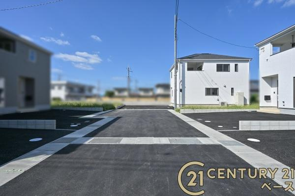 クレイドルガーデン市場 ４号棟 ／新築一戸建の前面道路含む現地写真|■現地撮影写真■