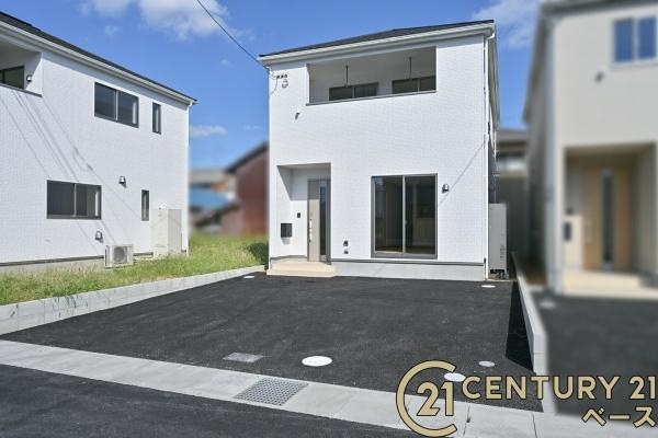 クレイドルガーデン市場 ４号棟 ／新築一戸建