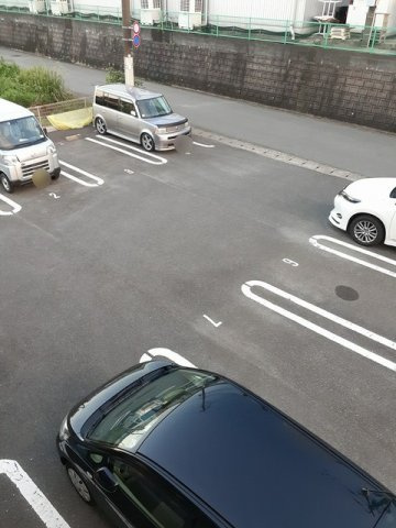 カザミラの駐車場