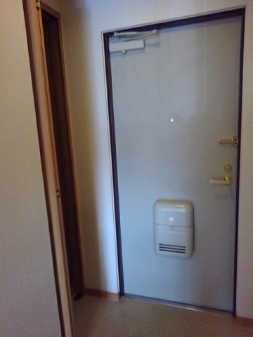 ジュネスの玄関