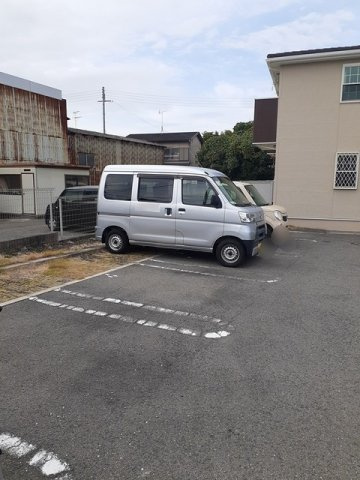 メゾン　ド　ラトン　ラヴールの駐車場