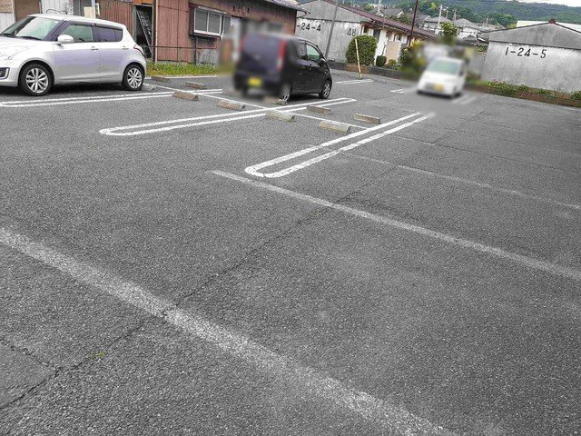 エルディム大沼の駐車場