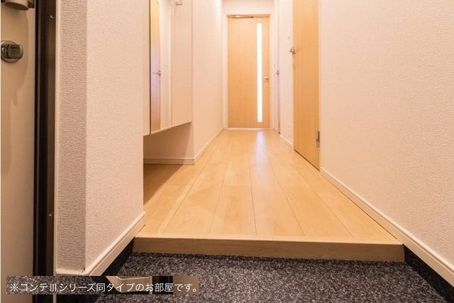 カーサ　ビアンカ　デュエの玄関