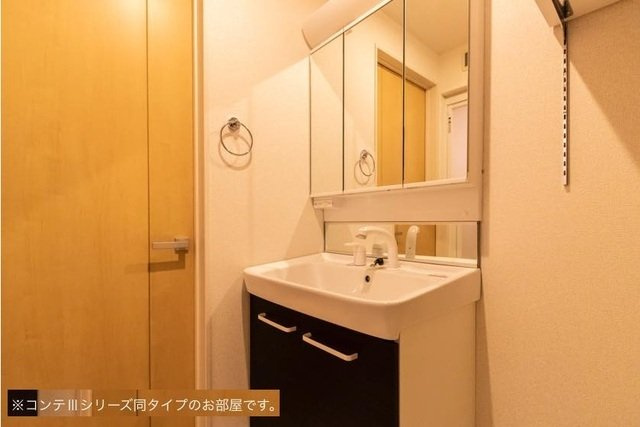 カーサ　ビアンカ　デュエの洗面所