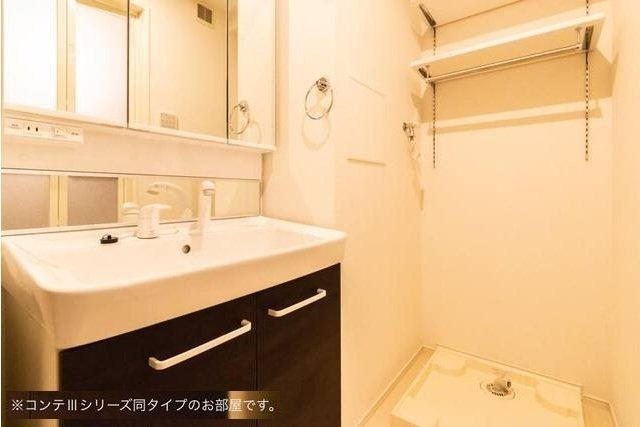 カーサ　ビアンカ　デュエの洗面所