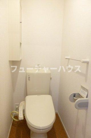 セント．クララアパートメントＢのトイレ|ゆったりとした空間のトイレです
