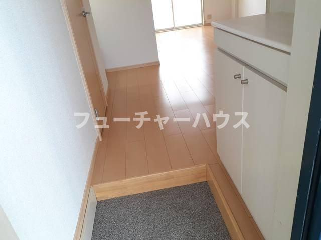 メゾンエクセルの玄関|ゆったりとした玄関です
