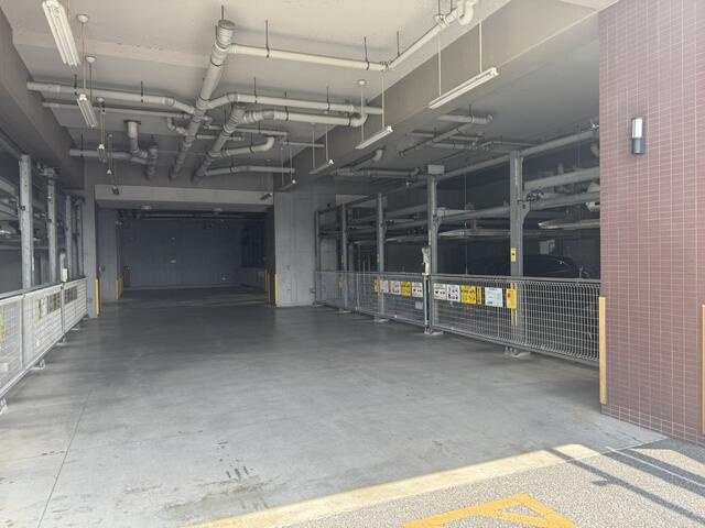 サンクレイドル宇都宮の駐車場|駐車場は１Ｆで屋根付きです
