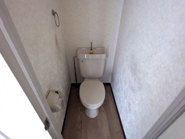 ラポール鳥飼のトイレ|落ち着いた色調のトイレです