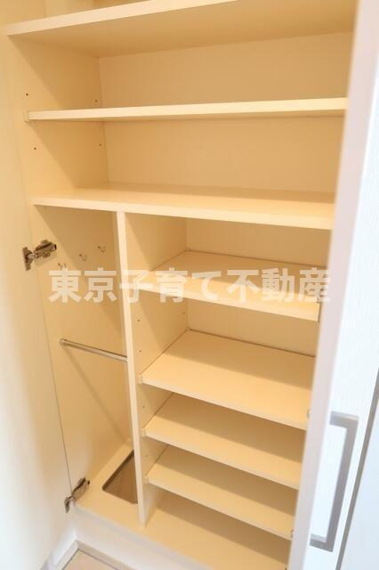 AZ小石川の玄関