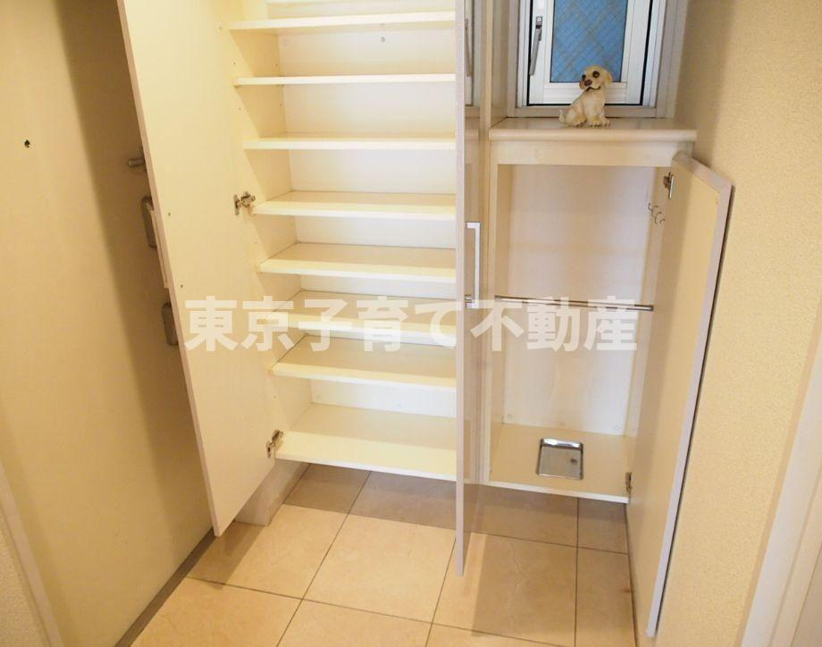 AZ小石川の玄関