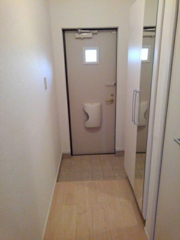 ネオ　コスモスの玄関