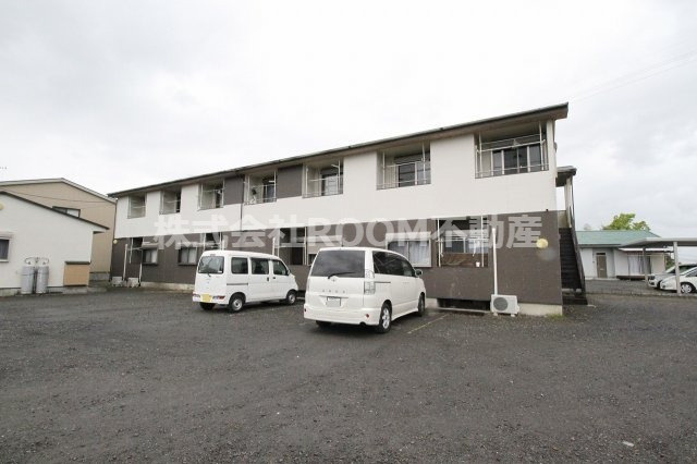 クレール乙房の駐車場