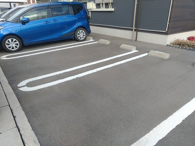 リアレーヴの駐車場