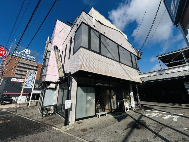 アリスビルの外観