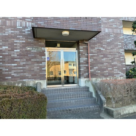 館林ガーデンヒルズのエントランス|毎日通るエントランスはこのようになっています