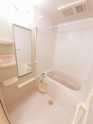 グリーンヴィレッジＣの浴室|日々の疲れを癒すお風呂付です