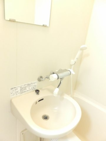 レオパレスＮｅｇｉｓｈｉの内装|明るい室内です