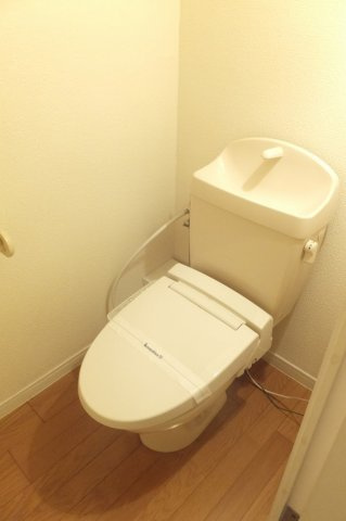レオパレスフィールドのその他|温水洗浄便座設置済みのお部屋です。