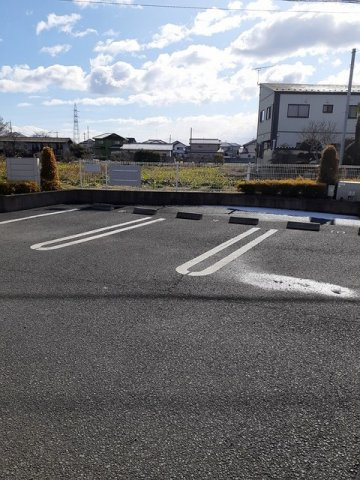 スカイメゾンの駐車場|駐車場完備です