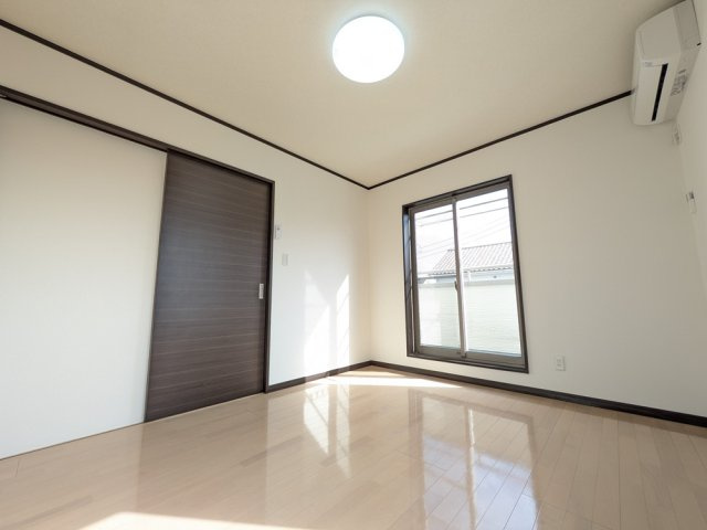 太田市東矢島町戸建の洋室
