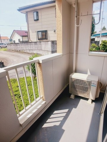 ローレルのバルコニー|暖かな日差しのふりそそぐバルコニー