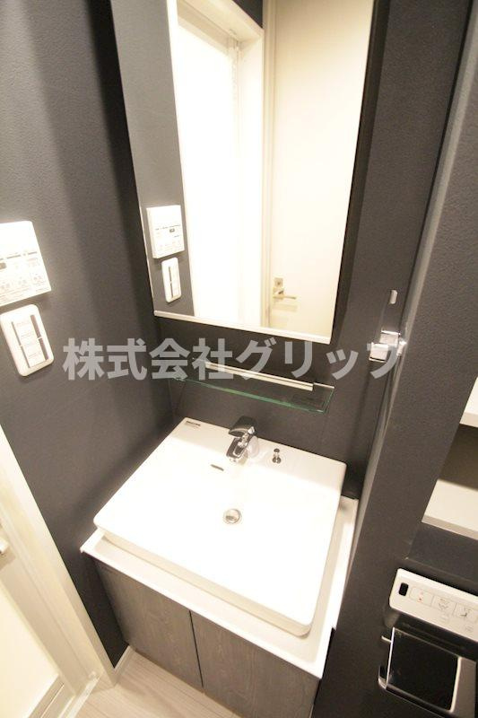 Log桜木町クラシックの独立洗面台