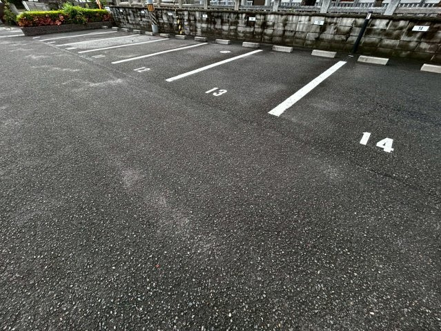 フォブール喜多町の駐車場