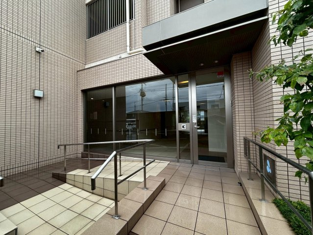 アルファステイツ西の土居のエントランス