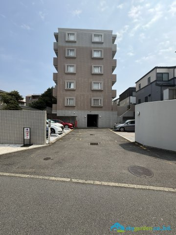 プランヴェール茅ヶ崎中海岸の駐車場