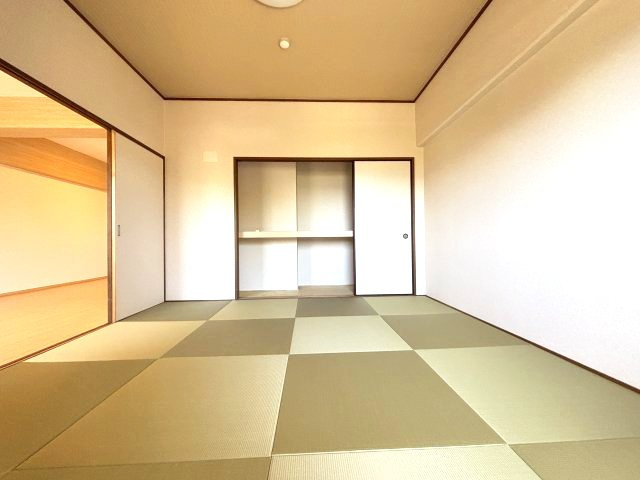 メゾンドールウイングヒルズ四番館の和室