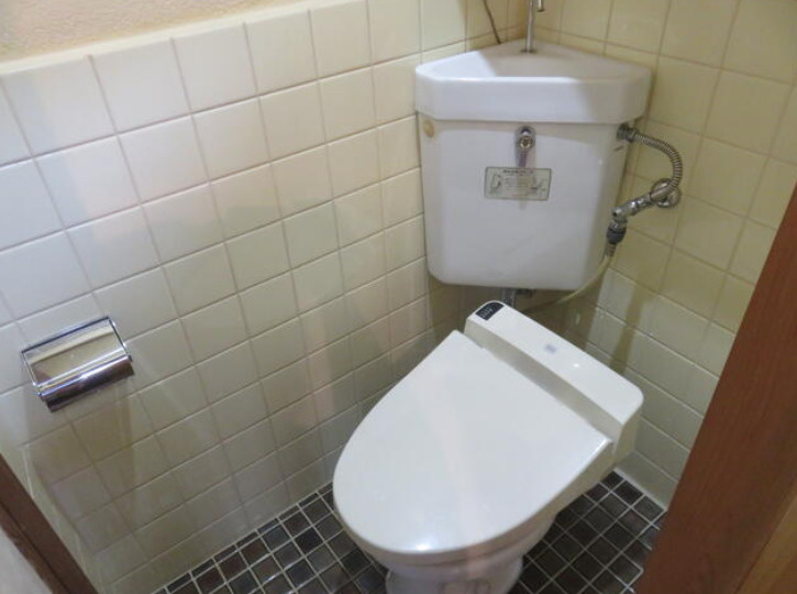 帝塚山6丁目戸建のトイレ