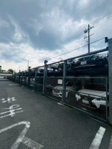 ファミールハイツ城東Ａ棟の駐車場