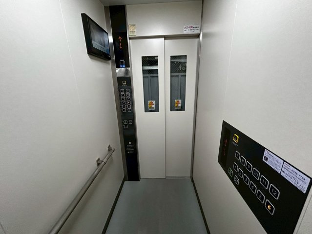 アルファステイツ西の土居の玄関
