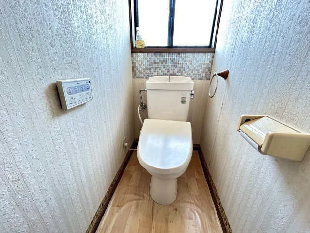 明石市大久保町松陰戸建のトイレ