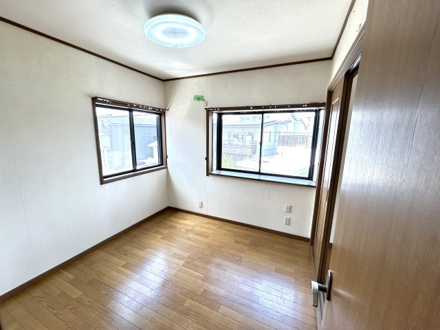 明石市大久保町松陰戸建の洋室