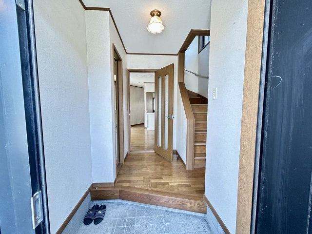明石市大久保町松陰戸建の玄関