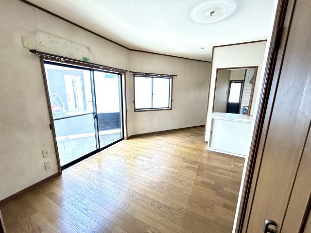 明石市大久保町松陰戸建の居間・リビング