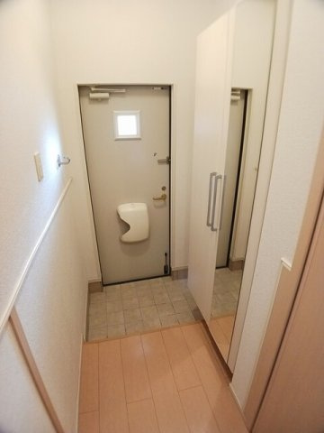 カルム　ＯＮＯ　弐番館の玄関