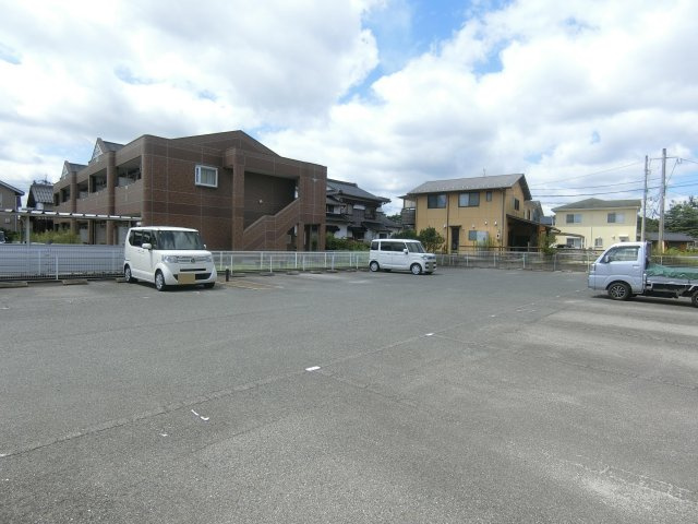 カーサ・オランジュの駐車場